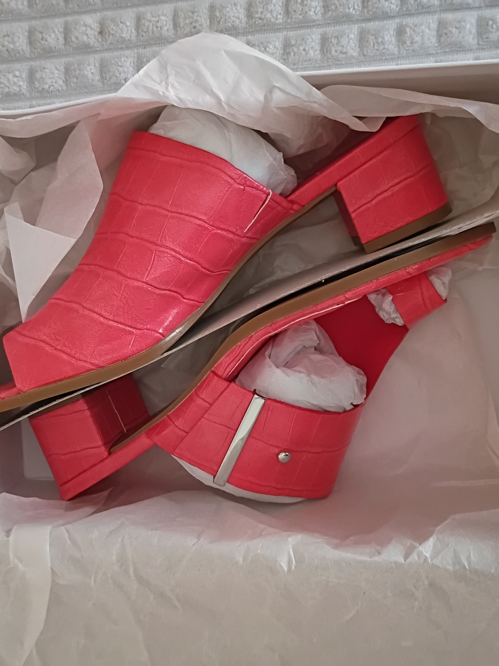 Calvin Klein Daria Croc Embossed Slide Sandals Size: 8M
